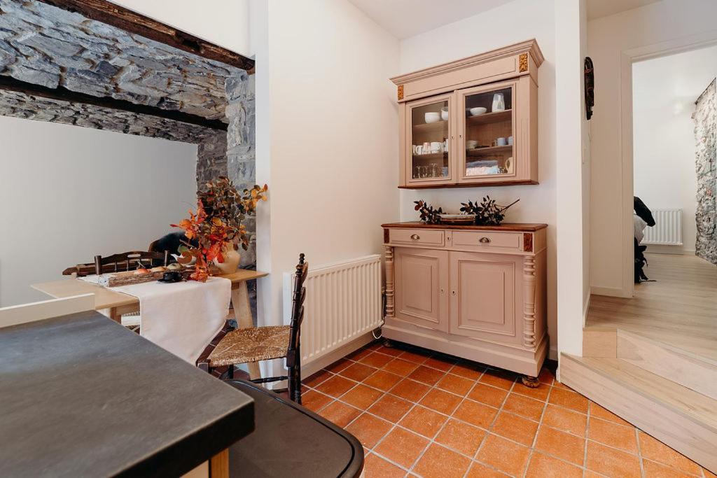 Tiny Stone Apartment Maredret Luaran gambar